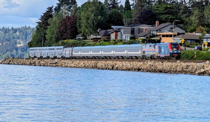 First Amtrak Cascades ‘Airos’ Arrive in Seattle for Testing