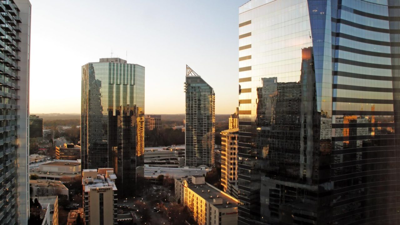 Cities Risk Becoming “Urban Playgrounds” Without Residents, Warns Strong Towns