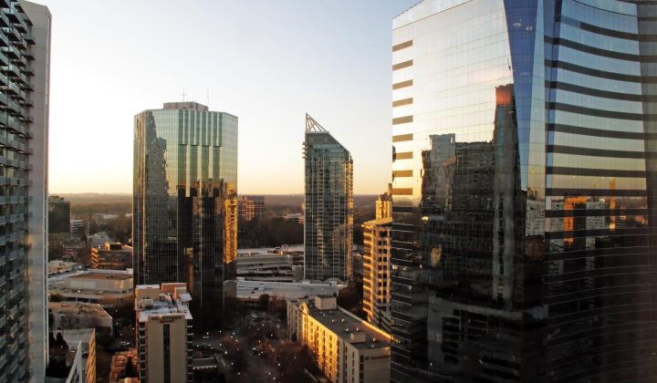 Cities Risk Becoming “Urban Playgrounds” Without Residents, Warns Strong Towns