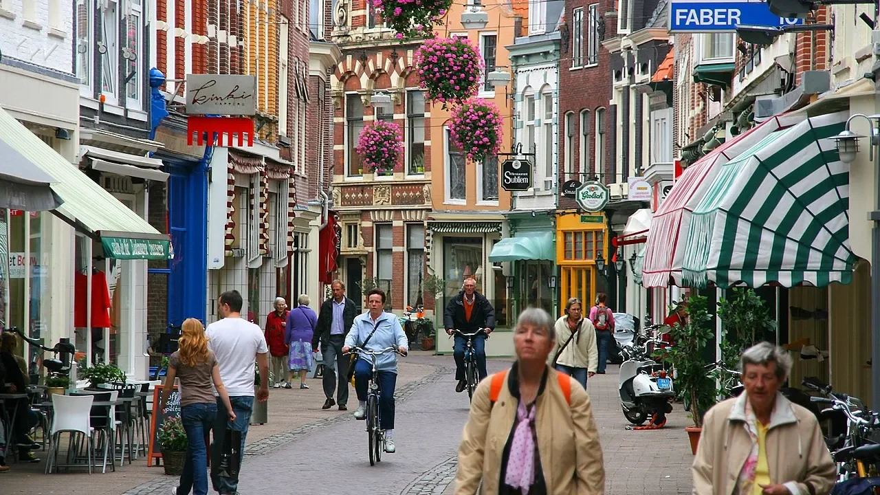 Dutch Cycling Film Offers Blueprint for Sustainable Urban Mobility