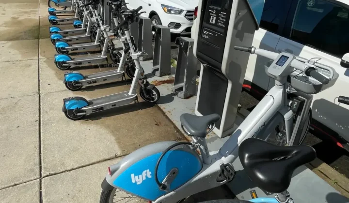 Chicago Bike Share Navigates Growth and Equity Challenges