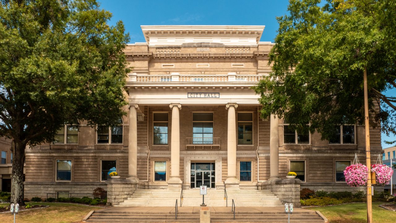 Little Rock Approves Data Center Regulations Amidst Resident Concerns