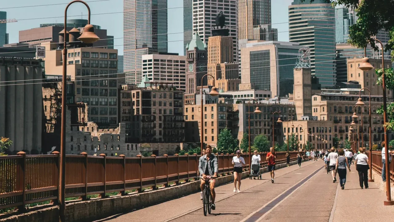 Small Towns Lead US Bikeability Rankings, Highlighting Infrastructure Lessons for Larger Cities