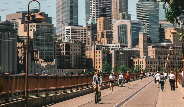 Small Towns Lead US Bikeability Rankings, Highlighting Infrastructure Lessons for Larger Cities