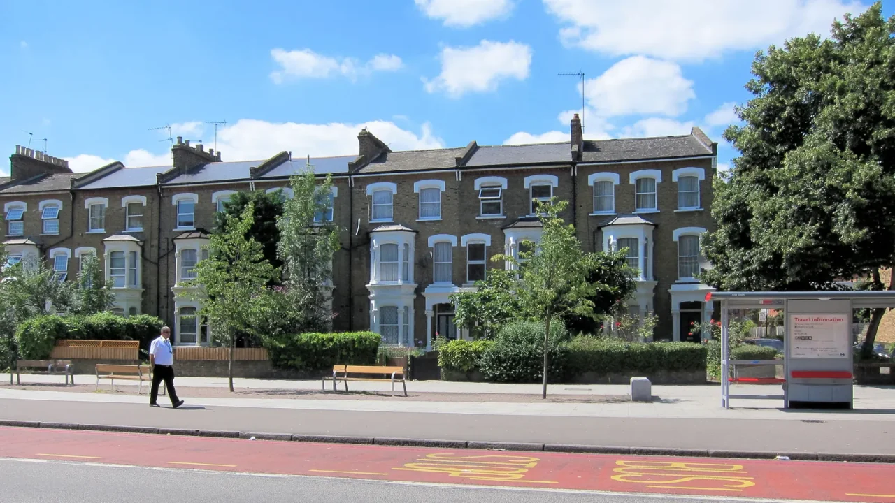 The Future of London’s High Streets: Adapting to E-commerce and Changing Consumer Habits