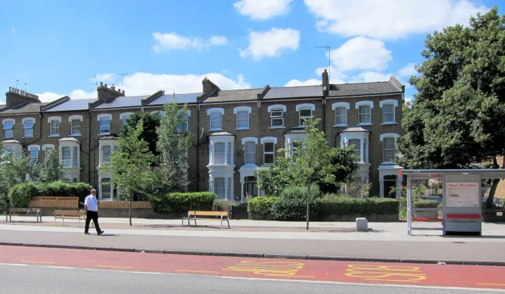 The Future of London’s High Streets: Adapting to E-commerce and Changing Consumer Habits