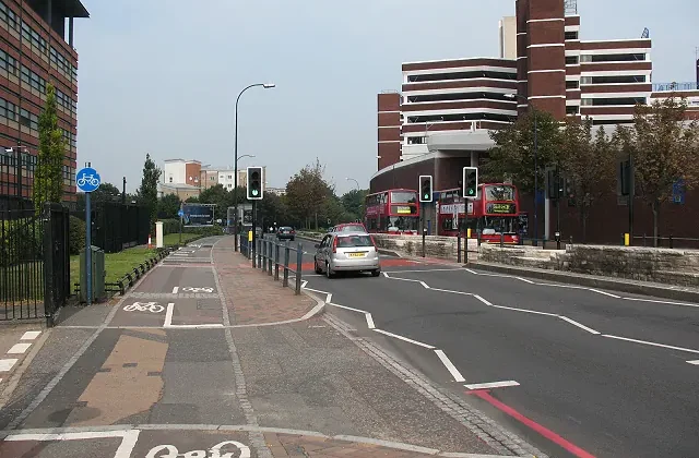 Global Review Highlights Flaws in Bike Lane Design, Offering Lessons for London