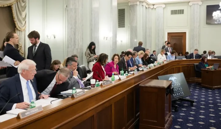 Senate Democrats Push for Overhaul of US Surface Transportation Funding