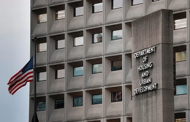 Federal court halts HUD homelessness grant changes following administrative procedure challenge