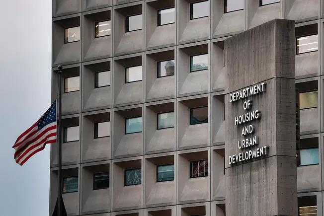 Federal court halts HUD homelessness grant changes following administrative procedure challenge